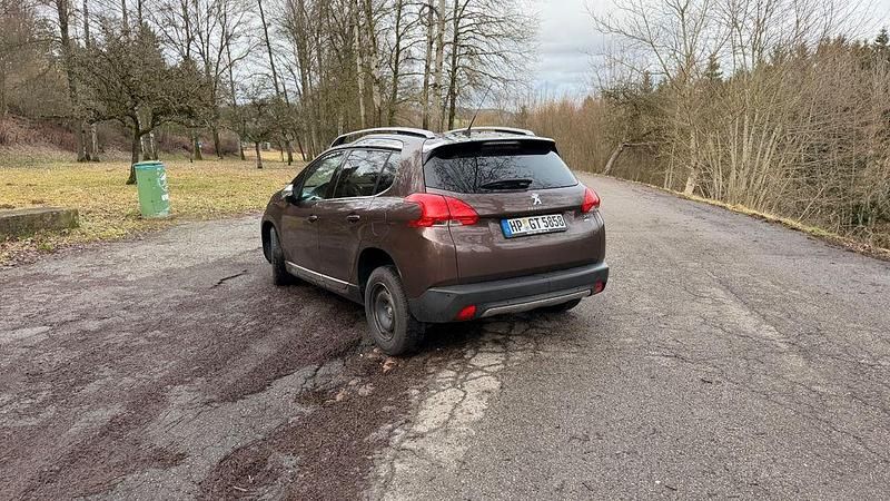 Gebraucht Peugeot 2008 Active 92 PS (67 kW) 2013 Braun SUV