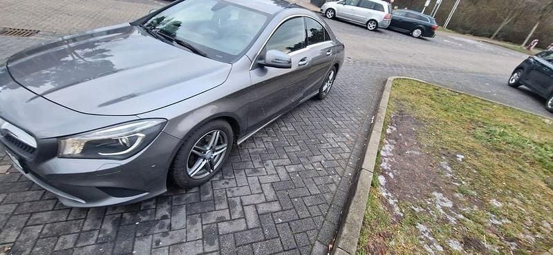 Gebraucht Mercedes CLA180 122 PS (89 kW) 2015 Grau Limousine