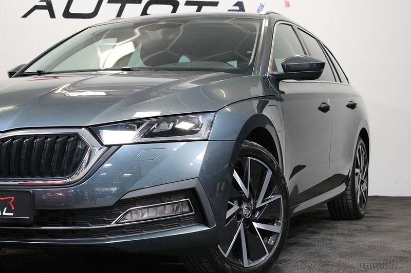 Gebraucht Skoda Octavia First Edition 150 PS (110 kW) 2020 Grau Limousine