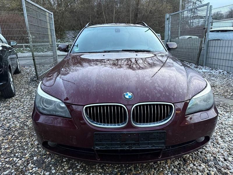 Gebraucht BMW 525 Sport Line 218 PS (160 kW) 2005 Rot Kombi