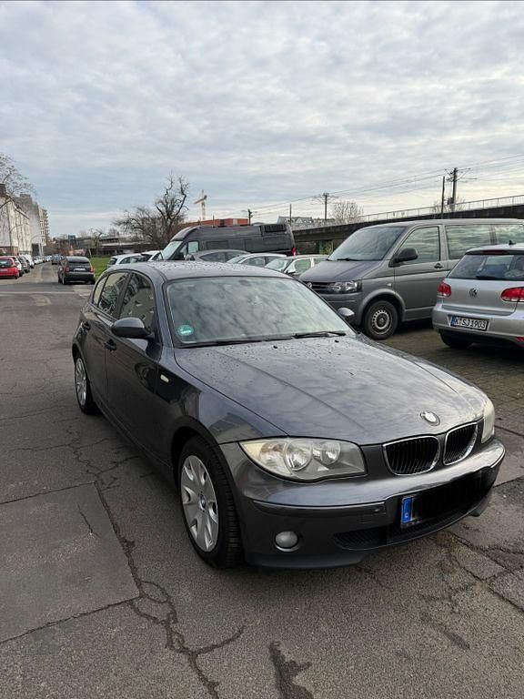 Grau Gebraucht 2007 BMW 116 Kleinwagen | 1.995 € (Superpreis) - Bild 1/4