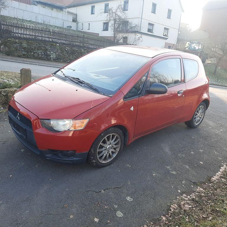 Rot Gebraucht 2009 Mitsubishi Colt Inform Limousine | 1.490 € (Fairer Preis) - Bild 1/4
