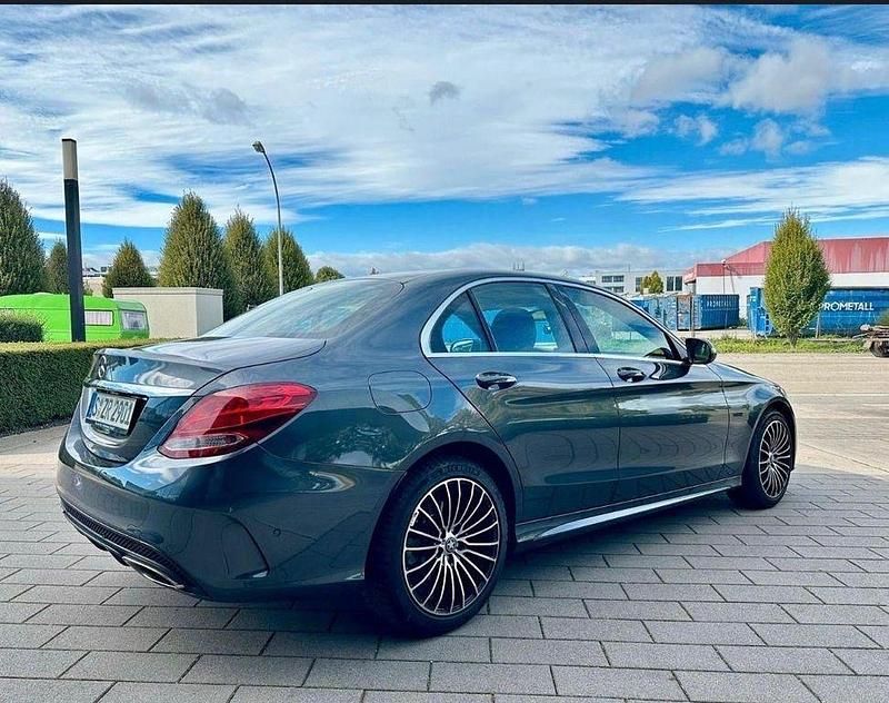 Second-hand Mercedes C180 156 CP (114 kW) 2014 Argintiu Berlinǎ