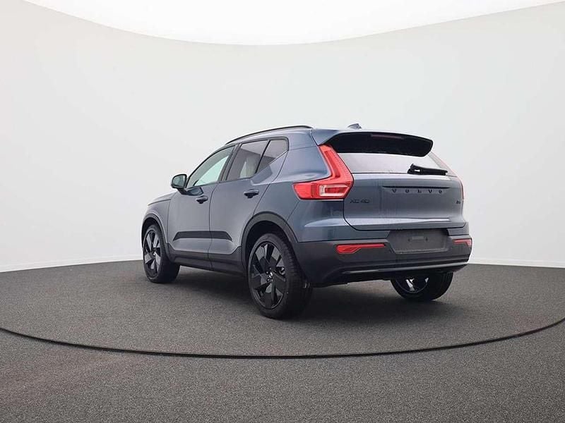 Neu Volvo XC40 Plus 197 PS (144 kW) 2026 Denim blau metallic SUV