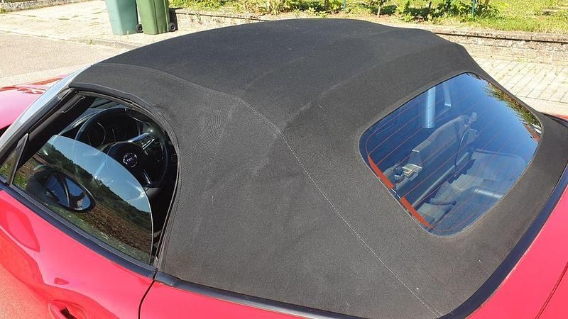 Gebraucht Fiat 124 Spider 140 PS (102 kW) 2019 Rot Cabrio