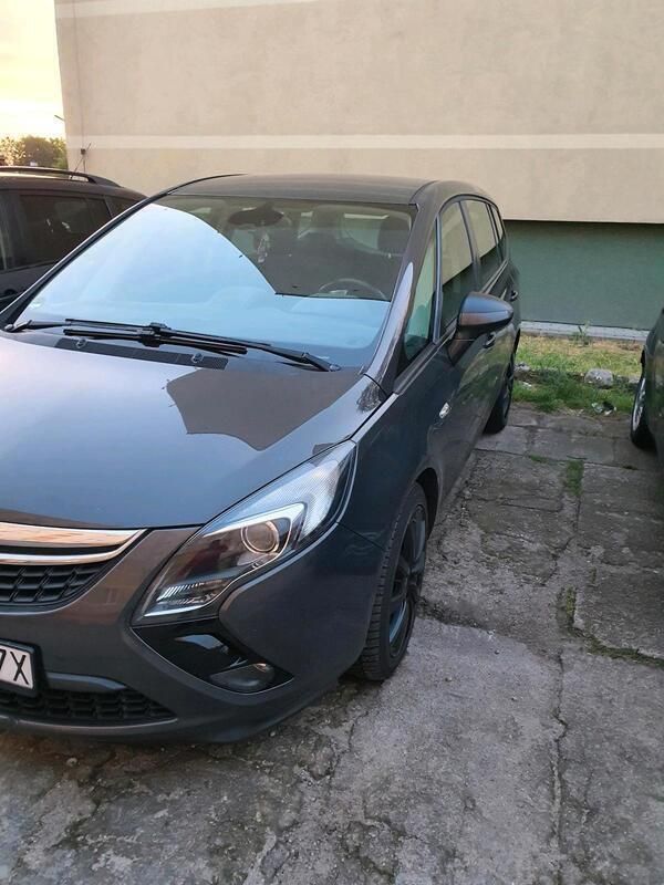 Gebraucht 2016 Opel Zafira Tourer Van / Kleinbus | 6.999 € (Etwas zu teuer) - Bild 1/1