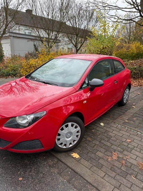 Rot Gebraucht 2009 Seat Ibiza Limousine | 2.999 € (Fairer Preis) - Bild 1/4
