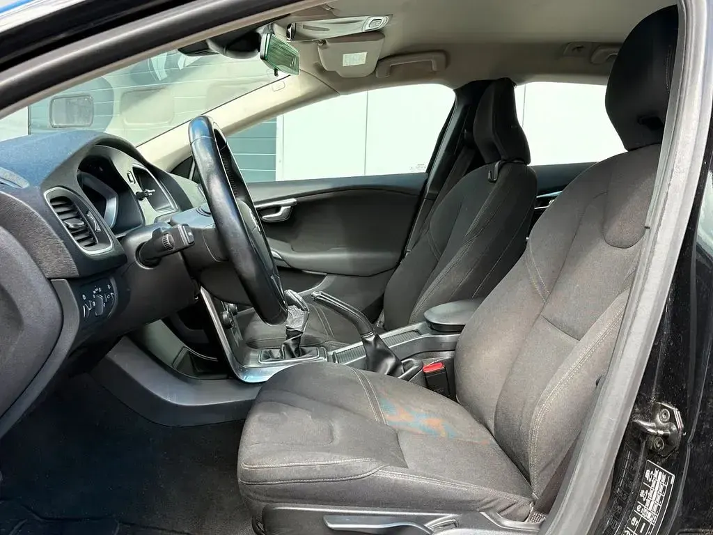 Gebraucht Volvo V40 114 PS (83 kW) 2013 Schwarz Limousine