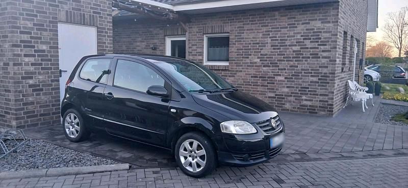 Gebraucht VW Fox 75 PS (55 kW) 2009 Schwarz Kleinwagen