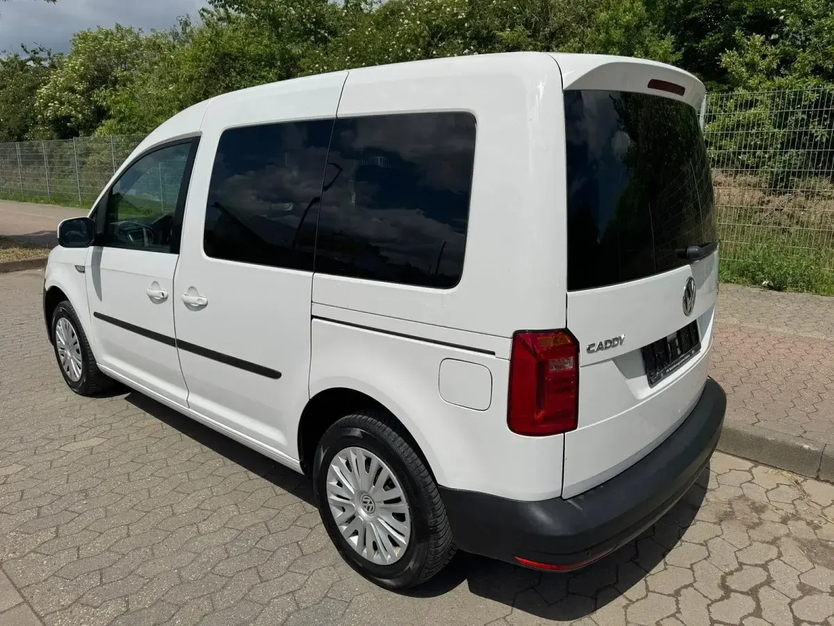 Gebraucht VW Caddy Trendline 102 PS (75 kW) 2016 Weiß Van / Kleinbus