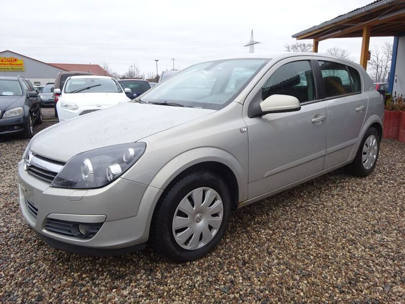 Grau Gebraucht 2005 Opel Astra Elegance Limousine | 900 € (Guter Preis) - Bild 1/4