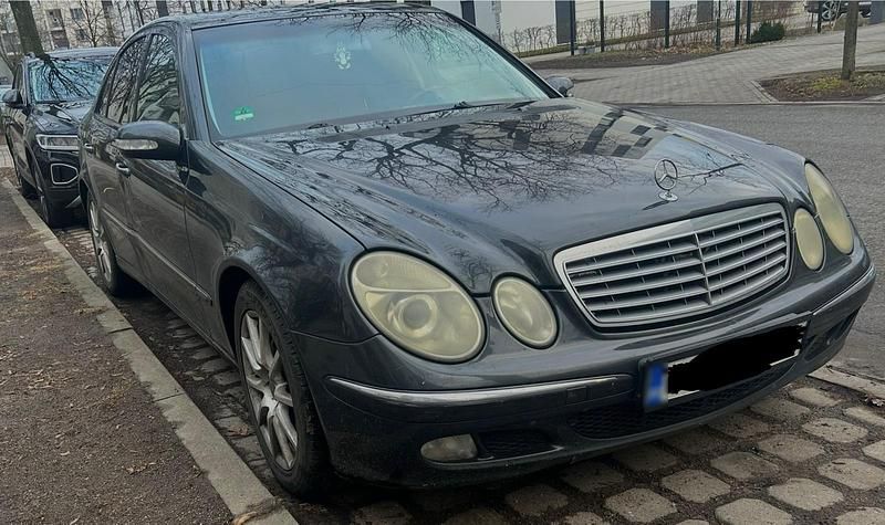 Gebraucht Mercedes E270 177 PS (130 kW) 2005 Schwarz Limousine