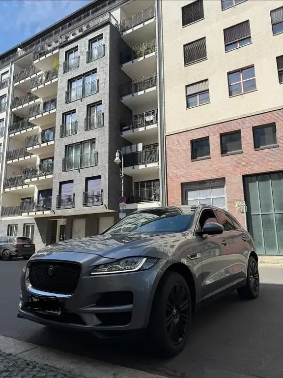 Gebraucht Jaguar F-Pace Pure 179 PS (131 kW) 2019 Grau SUV