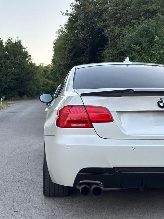 Gebraucht BMW 320 M Sport 163 PS (119 kW) 2012 Weiß Coupé