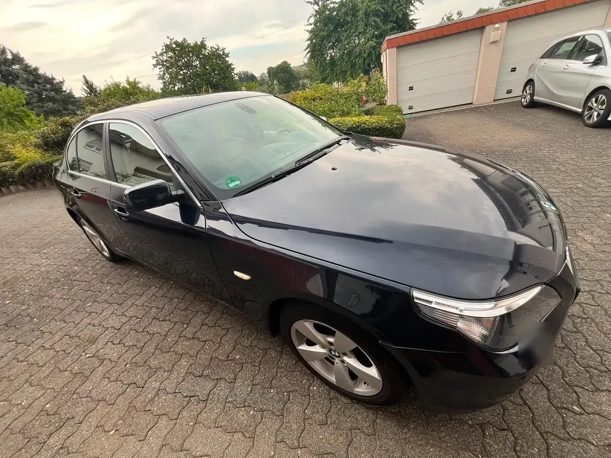Gebraucht BMW 530 231 PS (169 kW) 2006 Blau Limousine