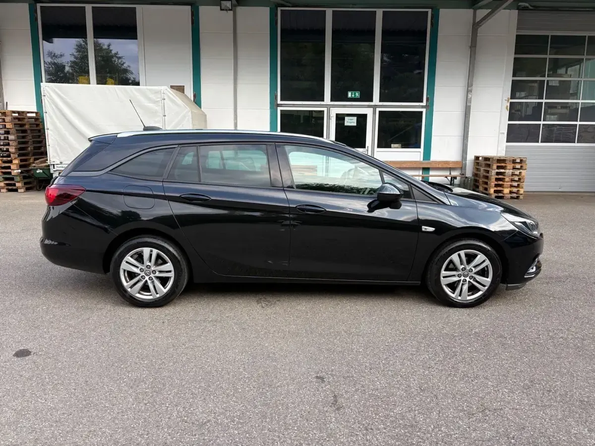 Gebraucht Opel Astra Active 125 PS (91 kW) 2017 Schwarz Kombi