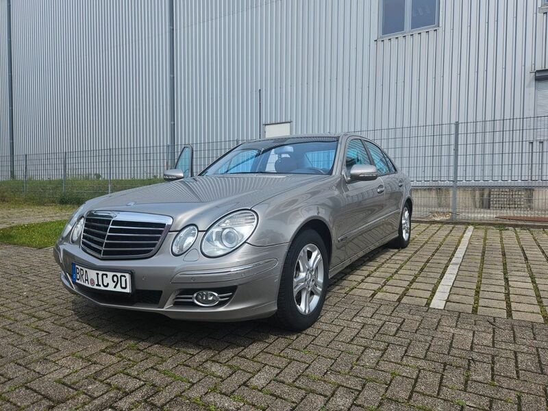 Beige Gebraucht 2006 Mercedes E320 Avantgarde Limousine | 4.500 € (Guter Preis) - Bild 1/4