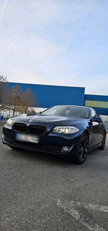 Gebraucht BMW 520 184 PS (135 kW) 2012 Blau Limousine