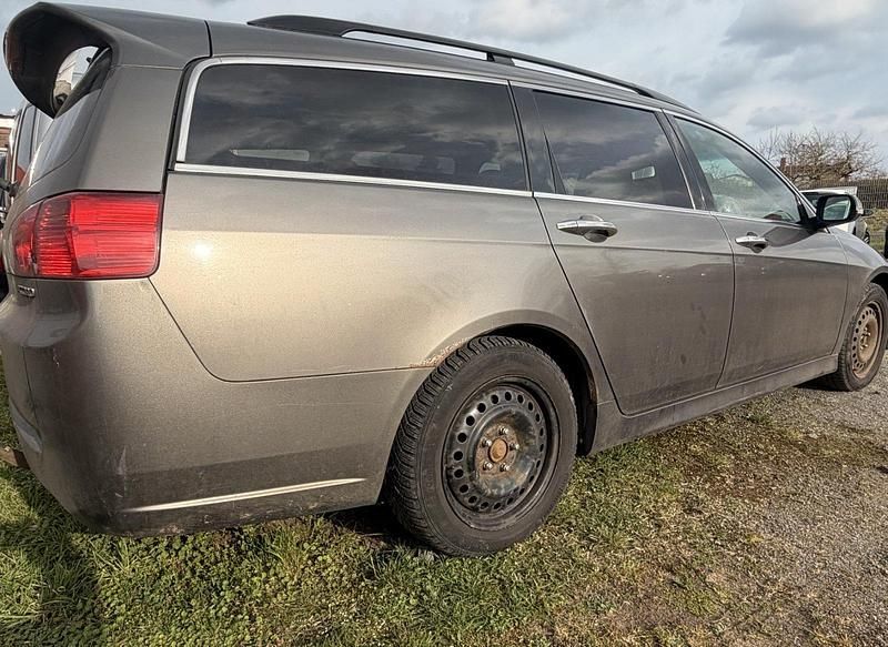 Gebraucht Honda Accord 140 PS (102 kW) 2007 Grau Kombi