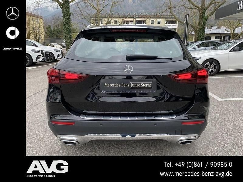 Gebraucht Mercedes GLA200 Advanced 150 PS (110 kW) 2025 Schwarz SUV