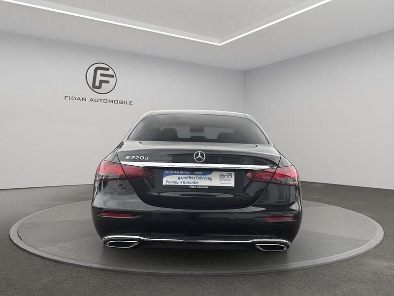 Gebraucht Mercedes E220 Avantgarde 194 PS (142 kW) 2020 Obsidianschwarz Limousine