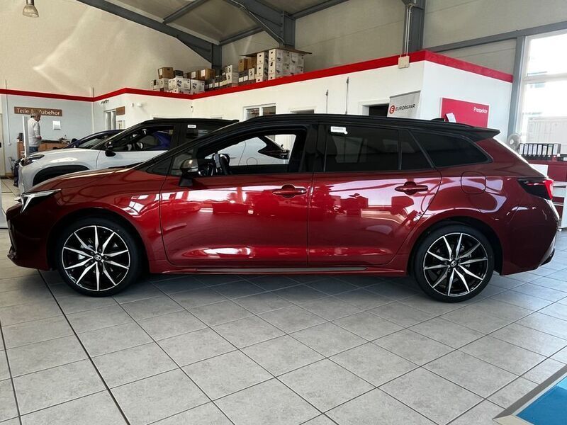 Neu Toyota Corolla Sport 196 PS (144 kW) 2025 Oxide orange Kombi