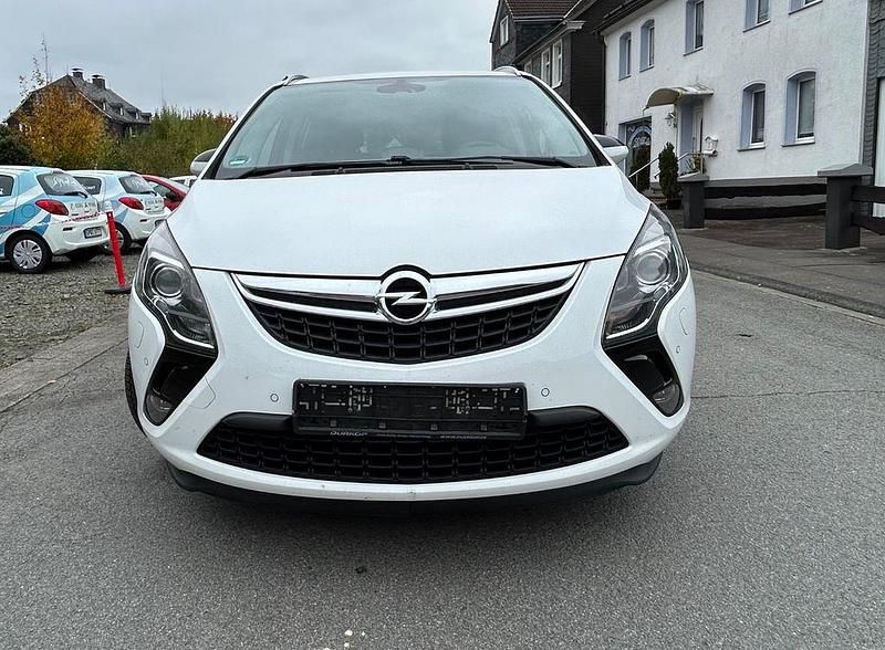 Weiß Gebraucht 2013 Opel Zafira Sport Van / Kleinbus | 4.550 € (Guter Preis) - Bild 1/4