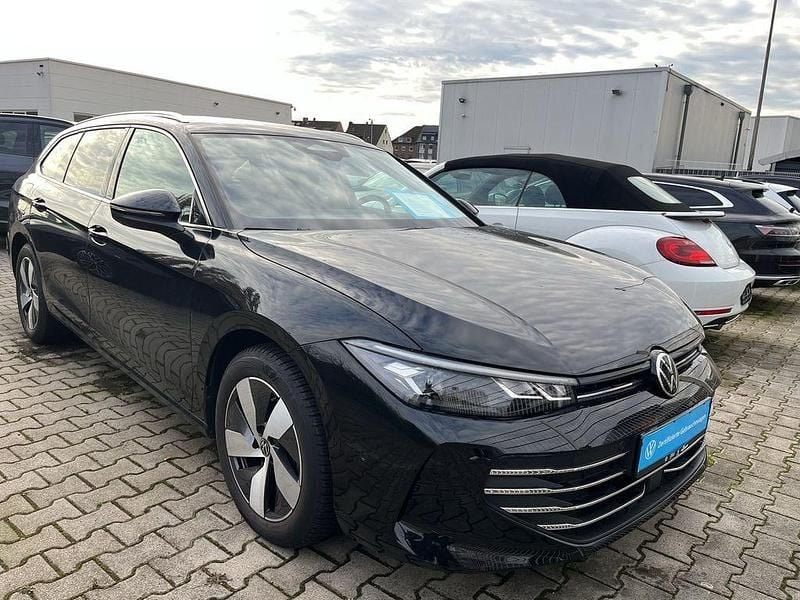 Gebraucht VW Passat Business 150 PS (110 kW) 2025 Grenadillschwarz metallic Kombi
