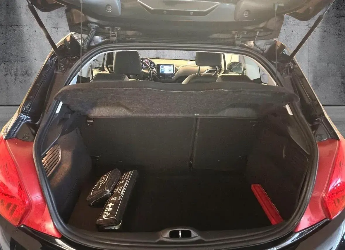 Gebraucht Peugeot 208 Allure 120 PS (88 kW) 2013 Schwarz Kleinwagen