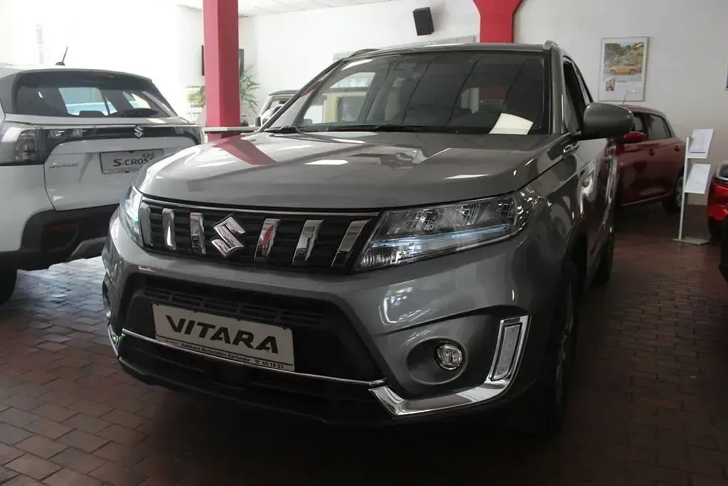 Gebraucht Suzuki Vitara Comfort 116 PS (85 kW) 2024 Grau SUV