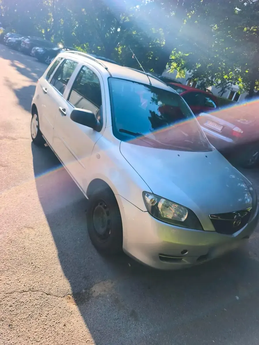 Gebraucht Mazda 2 80 PS (58 kW) 2003 Silber Kleinwagen