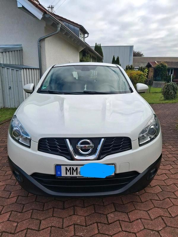 Weiß Gebraucht 2013 Nissan Qashqai +2 SUV | 13.250 € - Bild 1/4