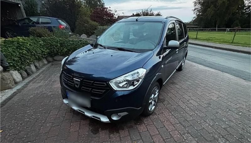 Blau Gebraucht 2018 Dacia Lodgy Van / Kleinbus | 7.999 € (Superpreis) - Bild 1/4