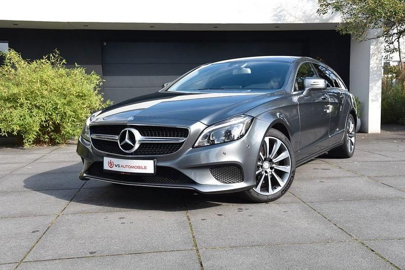 Grau Gebraucht 2015 Mercedes CLS220 Shooting Brake Kombi | 15.950 € - Bild 1/4