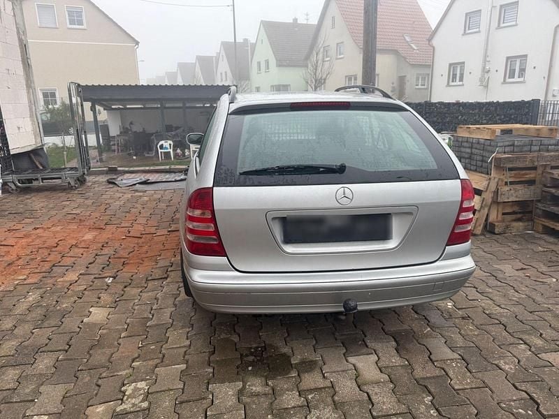 Gebraucht Mercedes C200 Classic 163 PS (119 kW) 2006 Grau Kombi