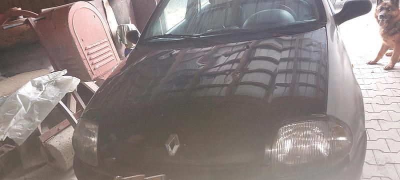 Gebraucht Renault Clio II 50 PS (36 kW) 1999 Silber Kleinwagen