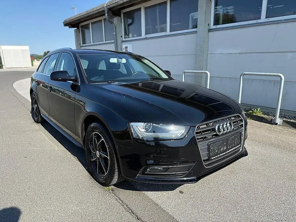 Gebraucht Audi A4 Ambiente 150 PS (110 kW) 2015 Schwarz Kombi