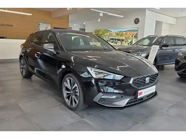 Neu Seat Leon FR 150 PS (110 kW) 2026 Grau Limousine