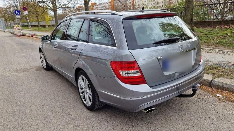 Gebraucht Mercedes C220 170 PS (125 kW) 2014 Grau Kombi