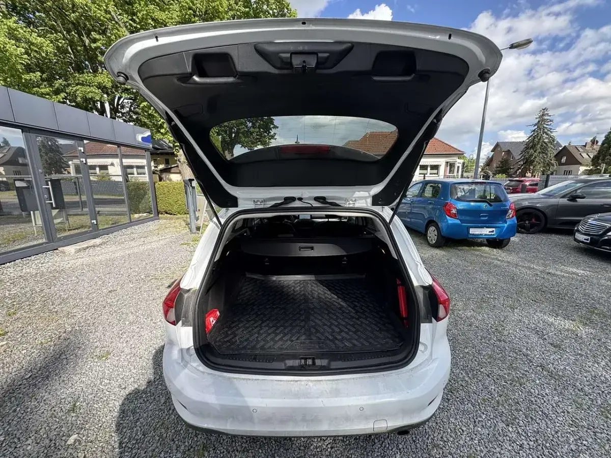 Gebraucht Ford Focus Titanium 150 PS (110 kW) 2018 Frostweiß Kombi