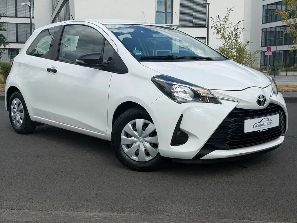 Gebraucht Toyota Yaris Basis 69 PS (50 kW) 2019 Weiß Kleinwagen