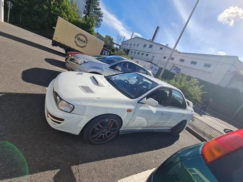 Weiß Gebraucht 1995 Subaru Impreza Limousine | 12.000 € - Bild 1/4