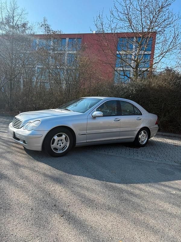 Gebraucht Mercedes C220 156 PS (114 kW) 2001 Silber Limousine