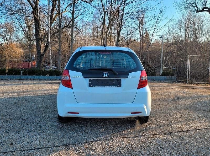 Gebraucht Honda Jazz SR 90 PS (66 kW) 2011 Weiß Kleinwagen