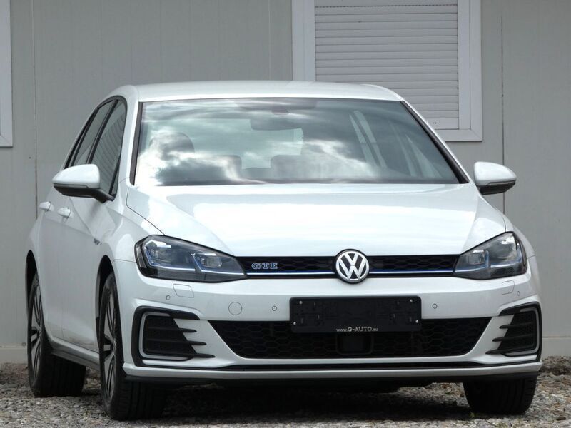 Weiß Gebraucht 2018 VW Golf VII GTE Limousine | 18.490 € (Fairer Preis) - Bild 1/4