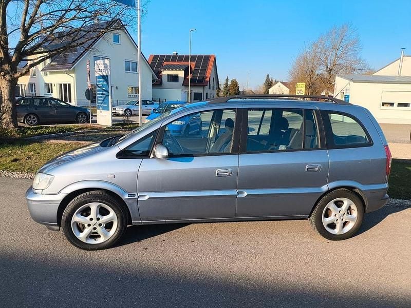 Gebraucht Opel Zafira Elegance 125 PS (91 kW) 2004 Silber Van / Kleinbus
