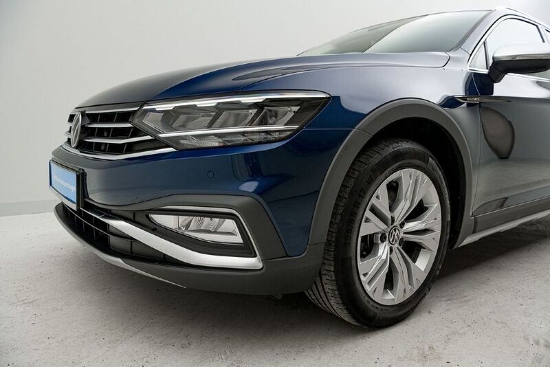 Gebraucht VW Passat Alltrack 200 PS (147 kW) 2023 Aquamarinblau metallic Kombi