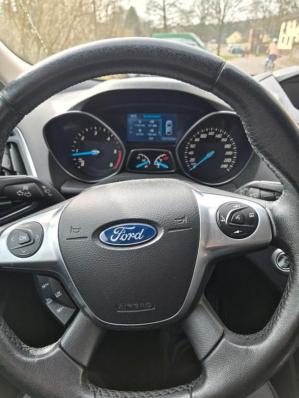 Gebraucht Ford Kuga 150 PS (110 kW) 2015 Schwarz SUV