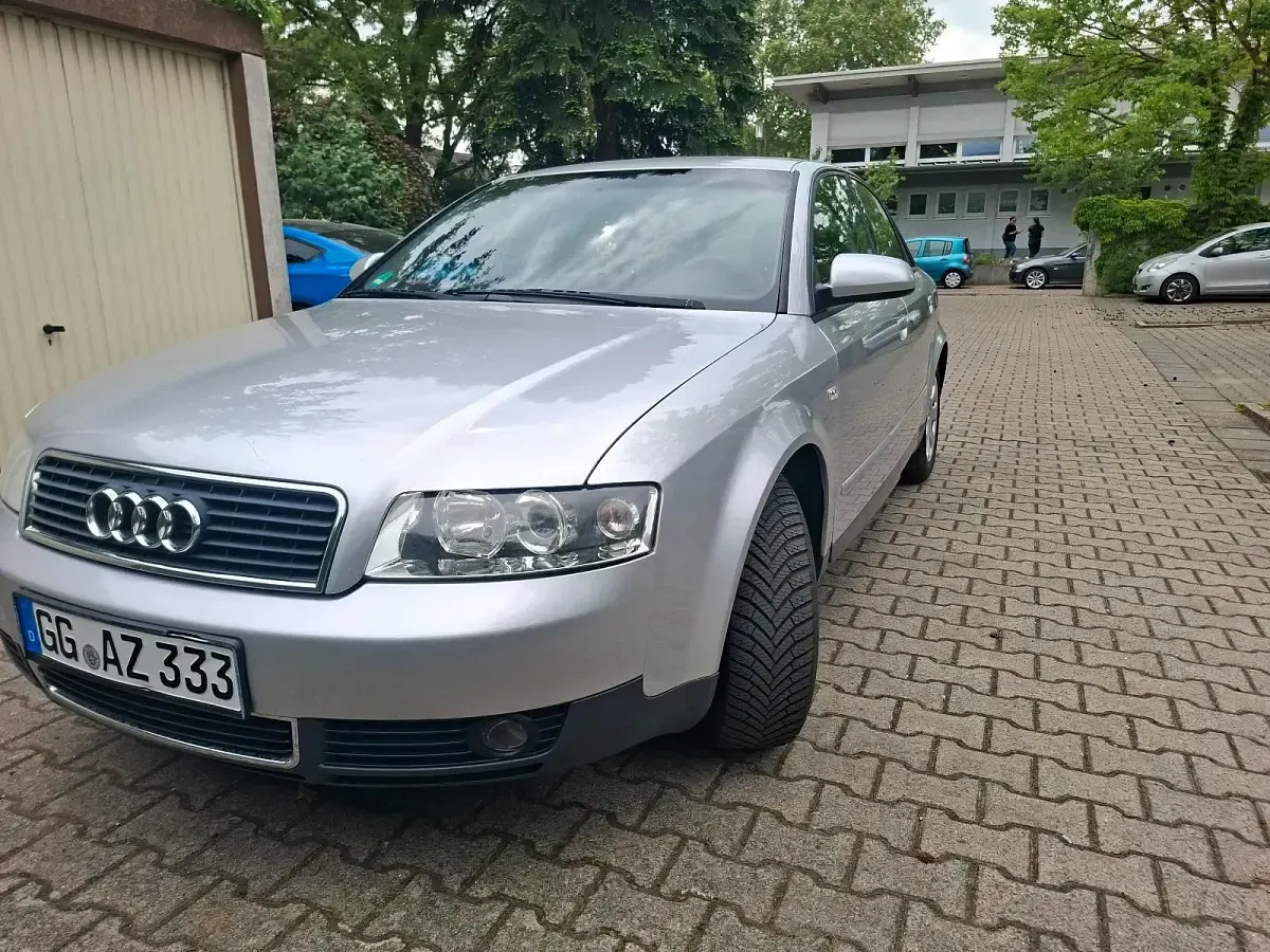 Gebraucht Audi A4 115 PS (84 kW) 2003 Silber Limousine