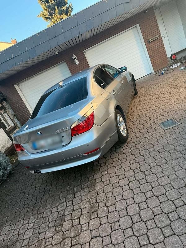 Gebraucht BMW 530 245 PS (180 kW) 2005 Silber Limousine